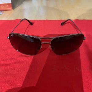 Maui Jim cook pines. Rose gold, with Maui rose lenses.